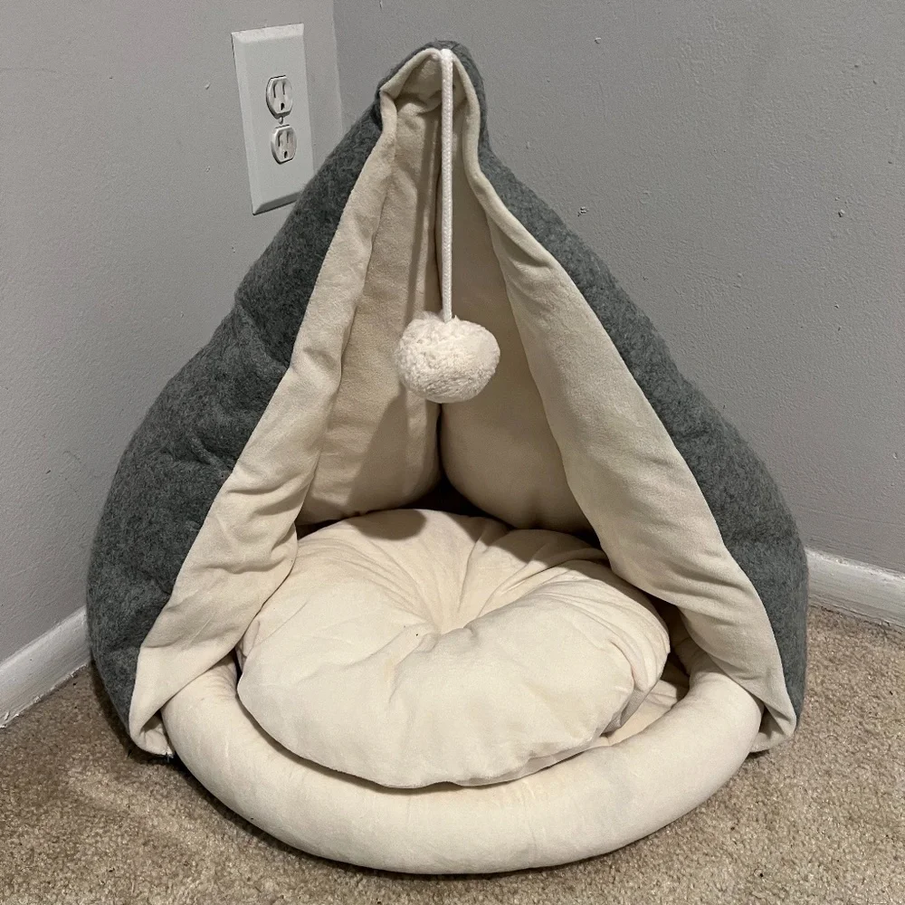 Plush Tiki Bed for Pets